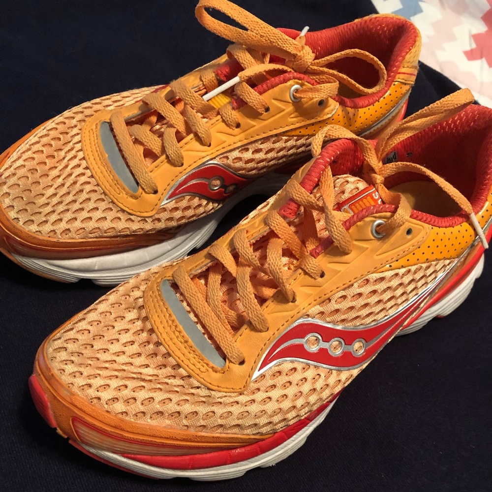 Saucony tennis shoes